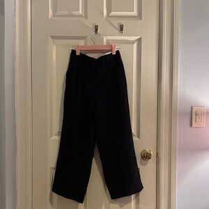 Women’s Black Aritzia Cropped Effortless Pants